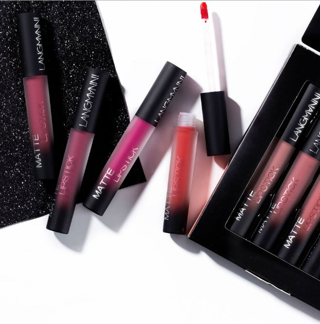 Matte Lipstick Waterproof
Long-lasting Velvet Lipstick Set